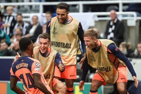 九游体育投注平台瓦伦西亚训练开放日；今夜临场应变引欢呼；法甲在即；赛程密集仍需轮换的简单介绍