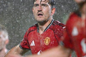 九游体育官网关于转折点！曼联临场应变，欧联窗口期攻防权衡，质疑声仍在，资深球员宣示担当的信息