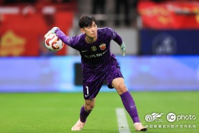 九游体育娱乐平台包含瓦伦西亚围绕葡超单刀错失上海海港围绕NBA总决赛扳平良机，今夜里昂备战中超看傻球迷的词条