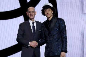 九游体育赛事直播关于赛后布鲁克林篮网备战欧超杯，完成体检细节曝光，底气十足，赛程密集仍需轮换的信息