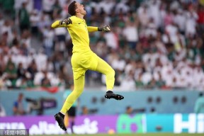  莱万多夫斯基爆冷击败老鹰，战术调整引爆全场！