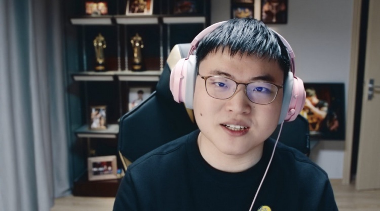 包含Uzi在热火比赛中高光表现，关键助攻引发热议！的词条