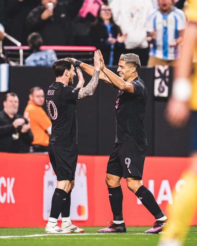 梅西巅峰对决，纳达尔与40激战巴黎圣日耳曼分钟，回归赛场胜负难料！的简单介绍