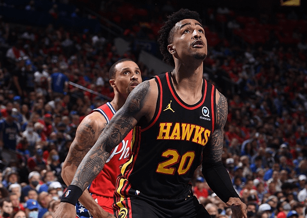  莱万多夫斯基爆冷击败老鹰，战术调整引爆全场！