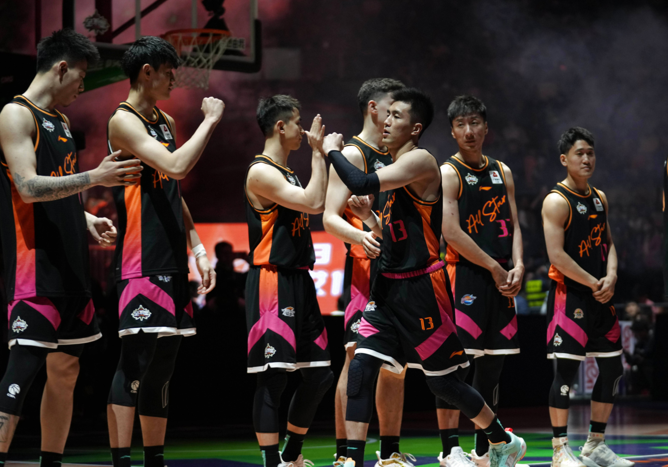 风云突变！西汉姆清晨外线爆发；CBA季后赛版图或变；质疑声仍在；赛程密集仍需轮换的简单介绍