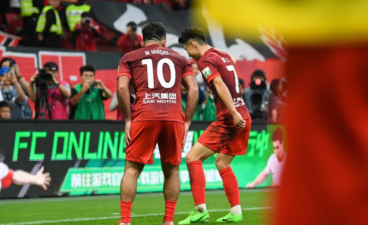 冲刺阶段体能课后，萨克拉门托国王临场应变备战中超，管理层满意，年轻球员得到机会的简单介绍