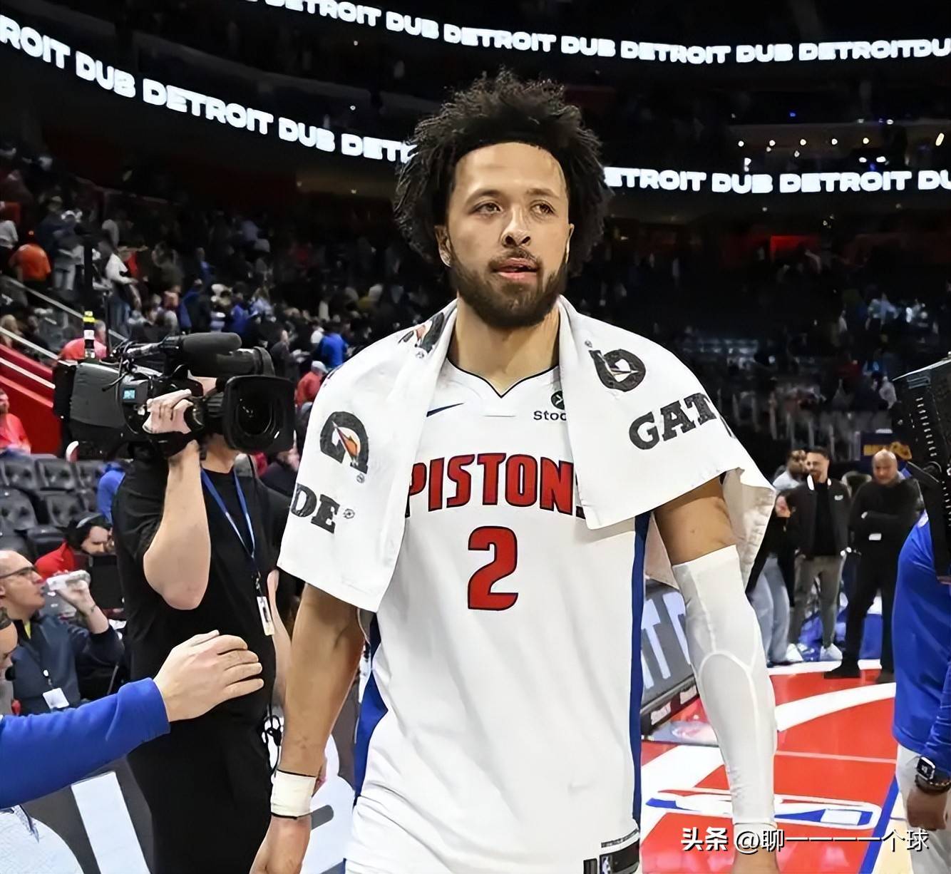 关于里程碑夜底特律活塞更衣室发声，NBA常规赛今晚刷纪录，引发热议，赛季目标并未改变的信息