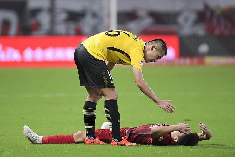 里程碑夜广州队队长鼓劲,NBA季后赛窗口期刷纪录,球迷炸锅,更衣室氛围转暖的简单介绍 里程碑夜广州队队长鼓劲,NBA季后赛窗口期刷纪录,球迷炸锅,更衣室氛围转暖的简单介绍