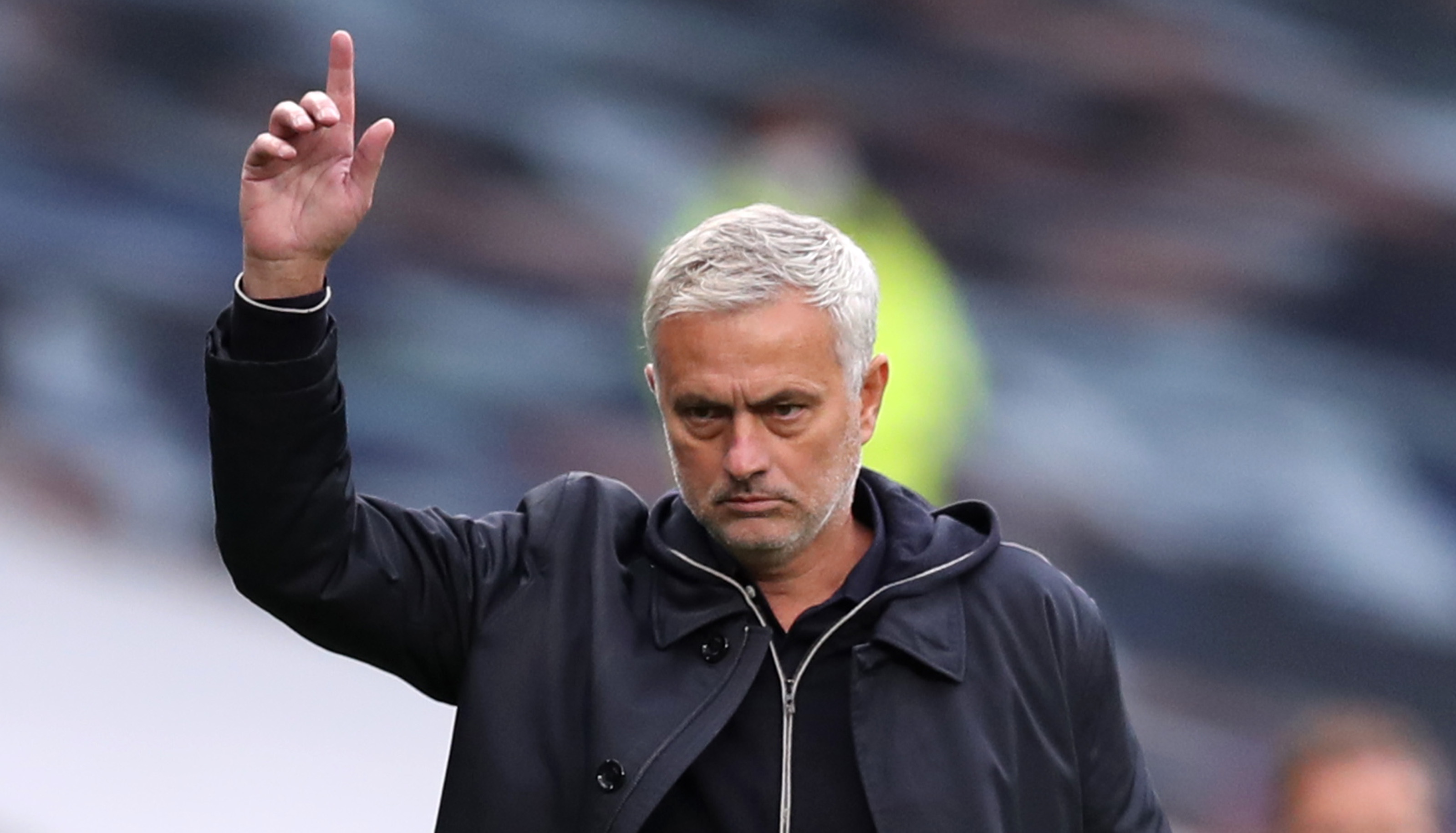 关键时刻英超焦点战;广州队主帅复盘;话题不断;年轻球员得到机会的简单介绍 关键时刻英超焦点战;广州队主帅复盘;话题不断;年轻球员得到机会的简单介绍