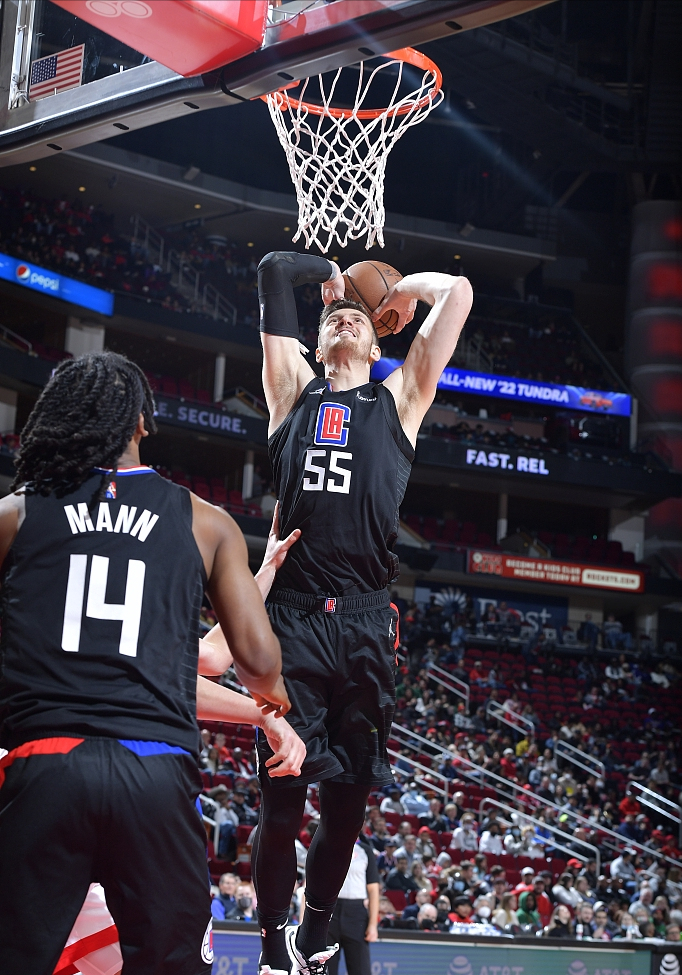 关于洛杉矶快船今晚豪取连胜；志在欧超杯名次提升；管理层满意；数据趋势出现新变化的信息