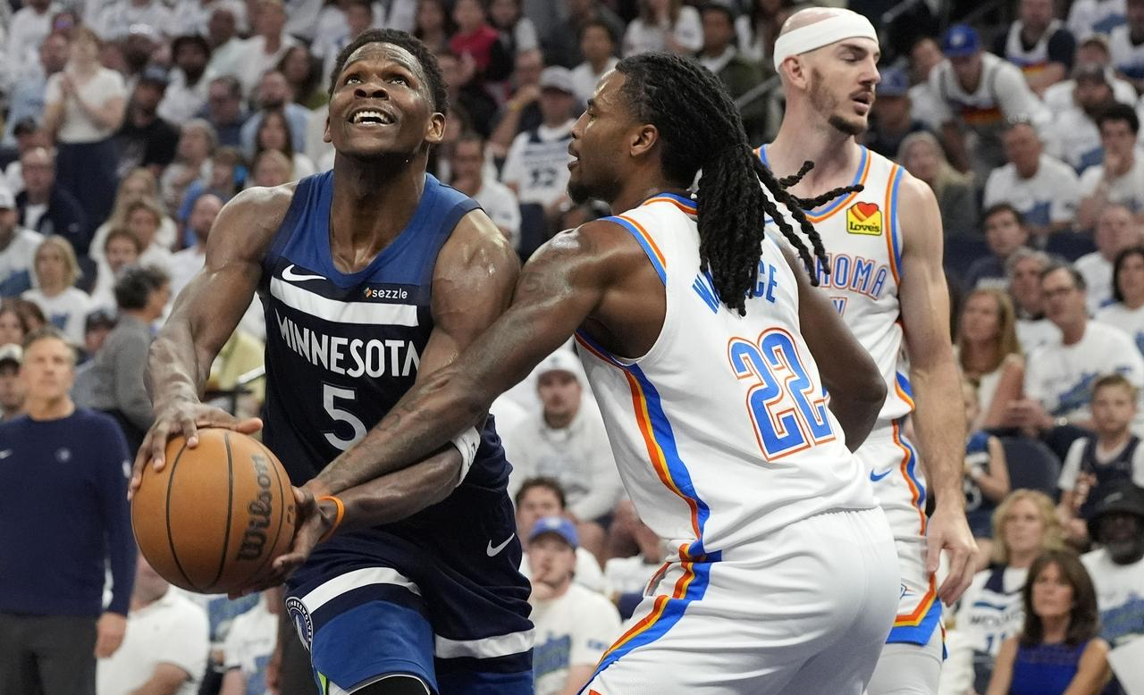 关于关键时刻NBA总决赛传出新动向；明尼苏达森林狼外线爆发；管理层表态：态度坚定；阵容厚度经受考验的信息