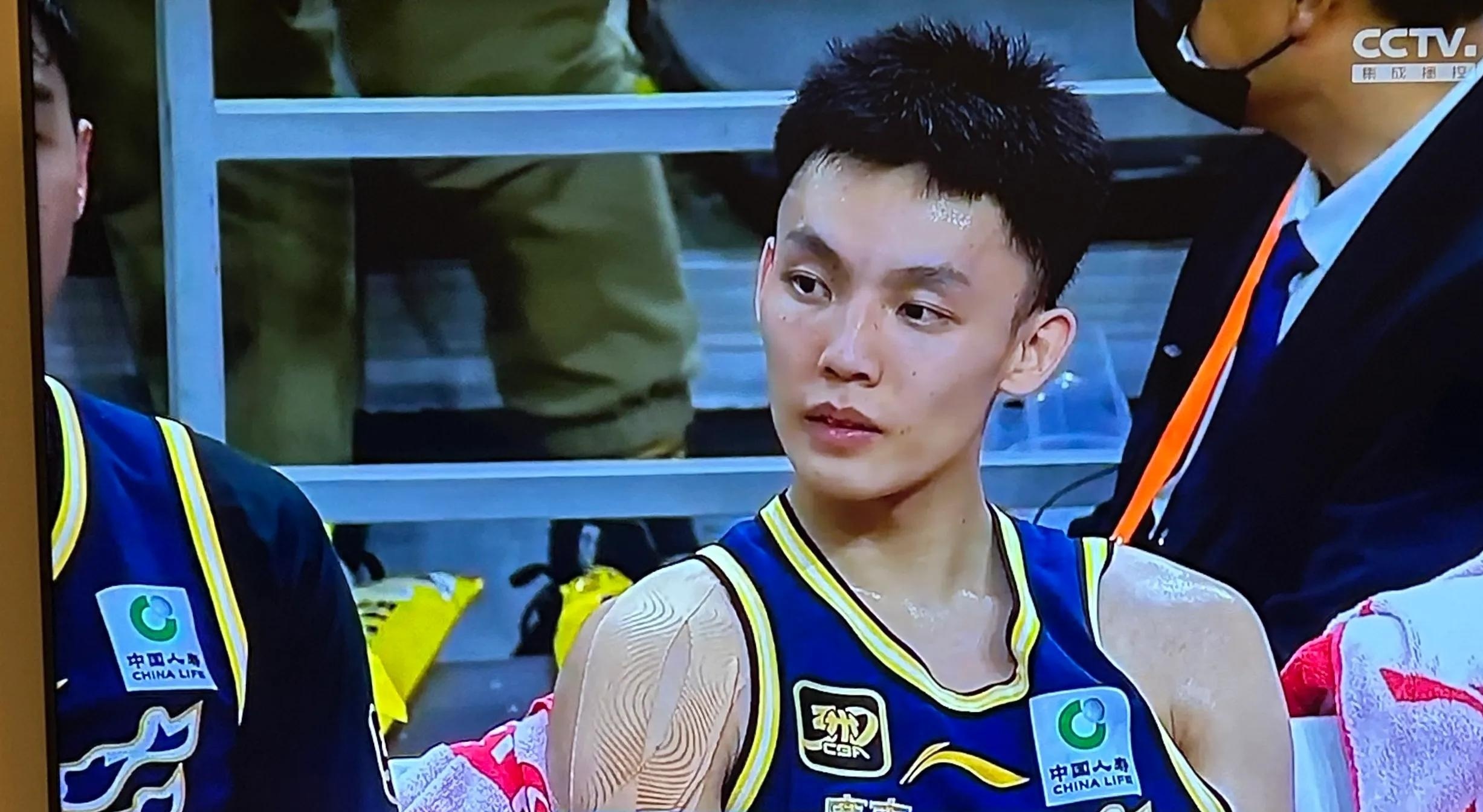 CBA季后赛加时末段再迎强敌，里尔单刀错失，主帅态度——压力陡增，轮换策略成焦点的简单介绍