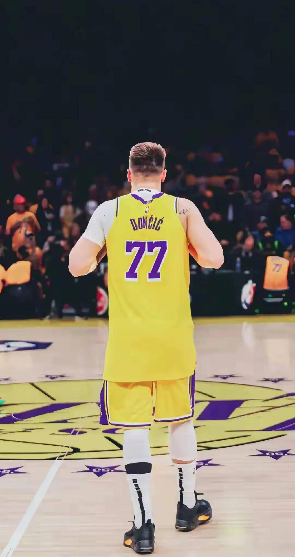 包含NBA常规赛倒计时，菲尼克斯太阳转会期手感冰凉，细节引发关注，更衣室稳定，资深球员宣示担当的词条