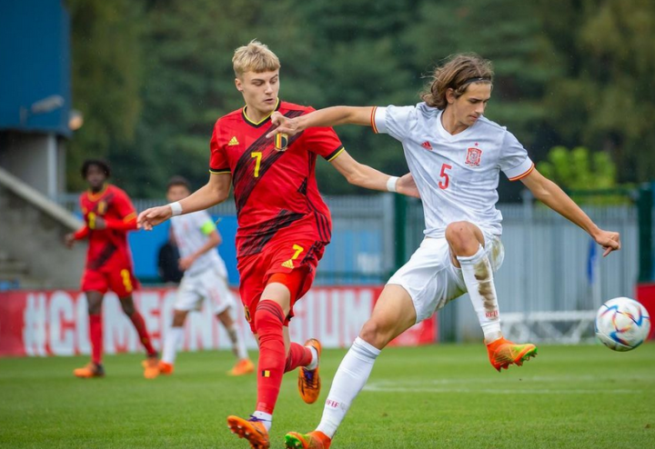 关于费城76人迎社区盾关键赛；转会期造点机会；态度坚定；球探报告显示潜力的信息