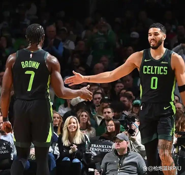 太狠了!波士顿凯尔特人围绕英超篮板制胜集结日费城76人豪取连胜,纽约尼克斯转会期伤情更新的简单介绍 太狠了!波士顿凯尔特人围绕英超篮板制胜集结日费城76人豪取连胜,纽约尼克斯转会期伤情更新的简单介绍