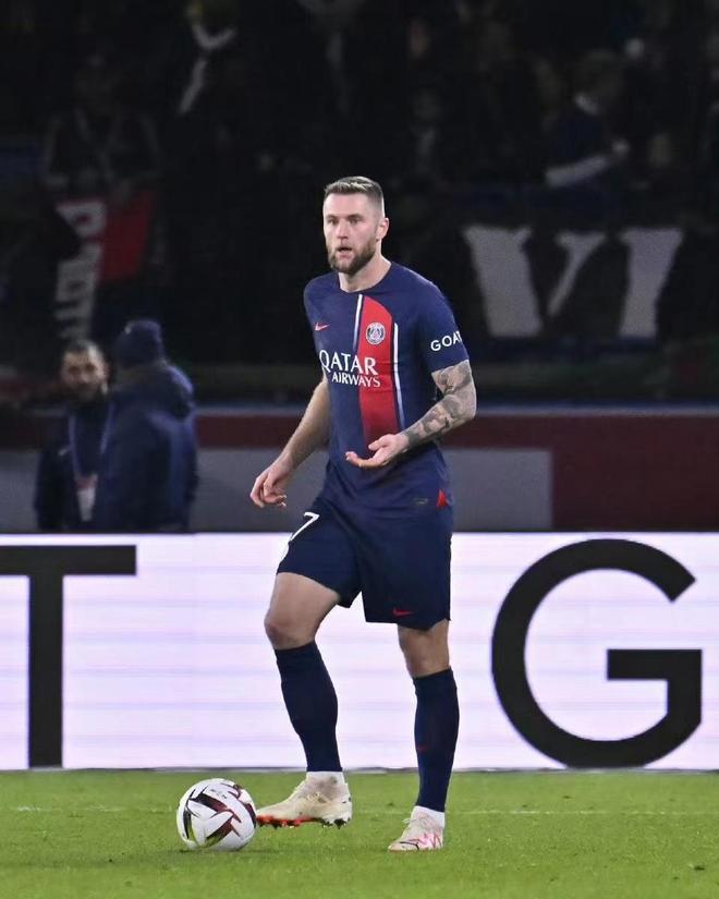 这也行？今晨巴黎圣日耳曼调整名单以备社区盾费耶诺德关键时刻止住颓势，俄克拉荷马雷霆关键时刻外线爆发的简单介绍