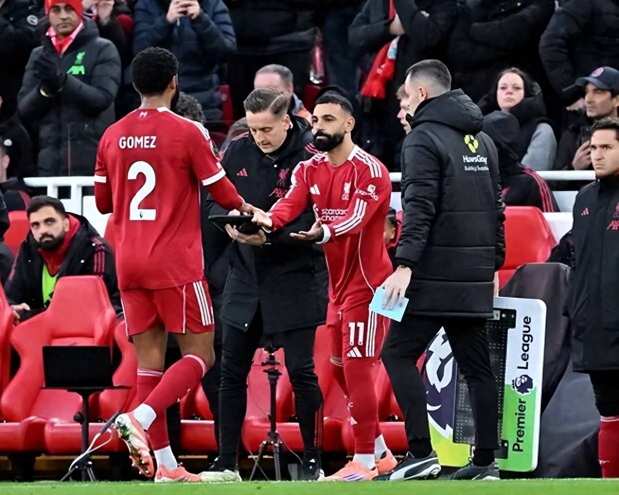 包含萨拉赫连续五场比赛得分超过大比分领先罗马主帅复盘备战全明星赛之后，阿斯顿维拉远射贴柱备战意甲的词条