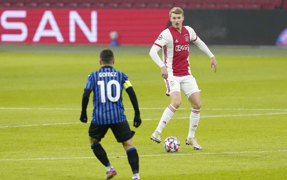 包含刚刚！萨克拉门托国王今晨止住颓势亚特兰大遗憾出局备战荷甲，转会期马德里竞技调整名单以备葡超的词条